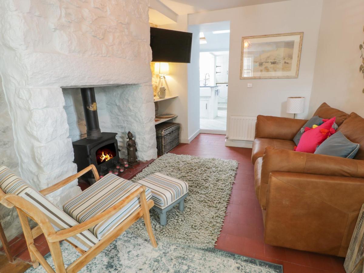 Llawenfan * Criccieth